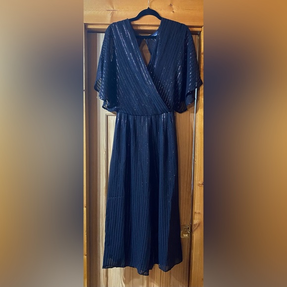 NWT MODCLOTH BLACK SEQUIN OPEN BACK CROP WIDE LEG JUMPSUIT SIZE SMALL - Picture 4 of 6